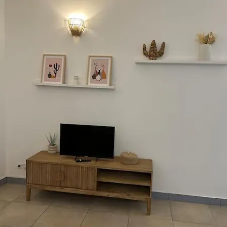 Apartment Le Mystique-somptueux -centre Historique-gare-wifi Beziers